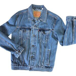 Levi’s Men’s Original Trucker Jean Jacket – Medium Wash Denim – Size Medium